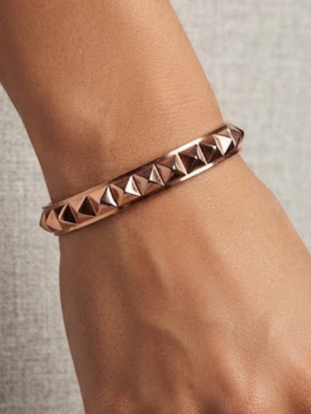 Women's Rose Gold Pyramid-Stud Bangle Bracelet